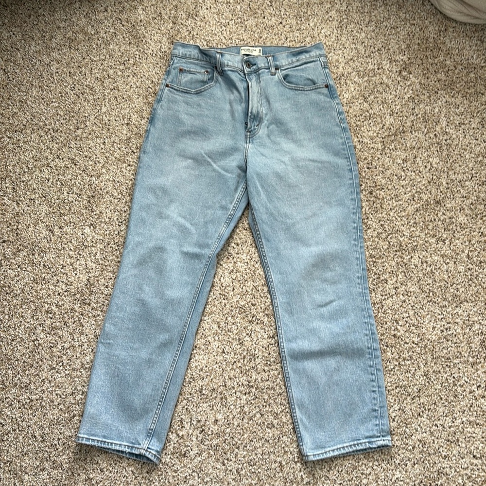 Abercrombie & Fitch Ultra High Rise Ankle Straight Jean